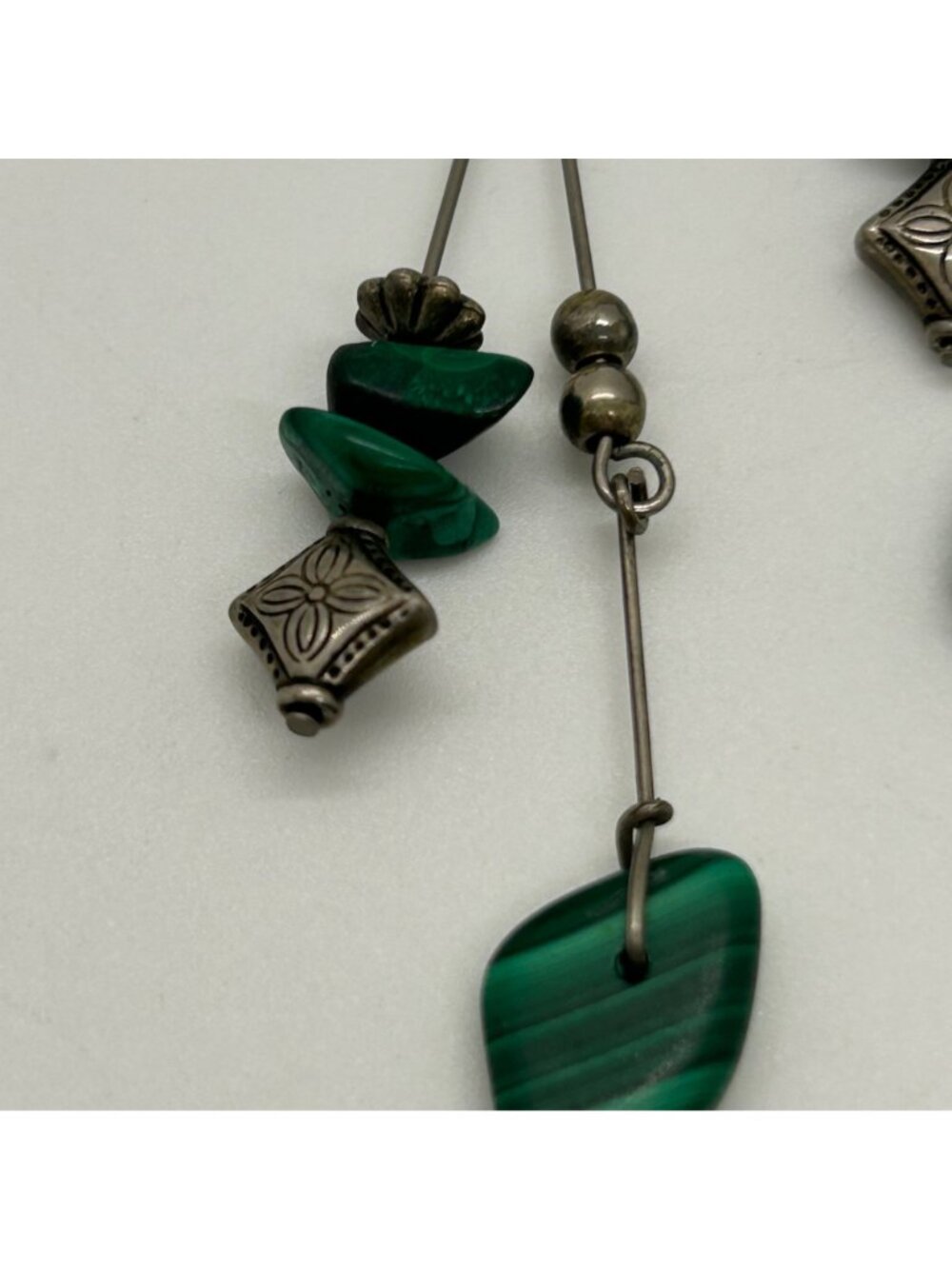 Vintage Bohemian Malachite Dangle Earrings Silver-Tone Natural Stone Chips - Picture 4 of 15